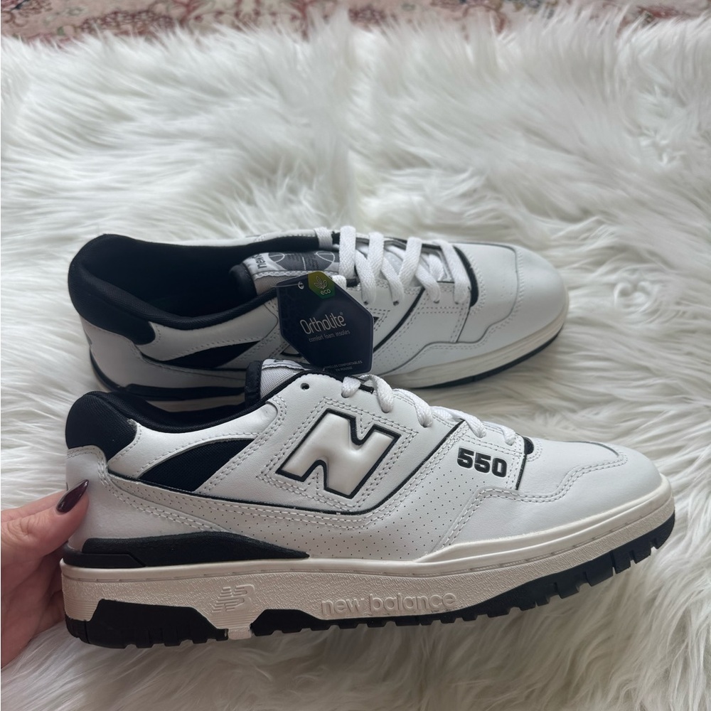 New Balance 550 Unisex Black and White Sneakers. NWT.